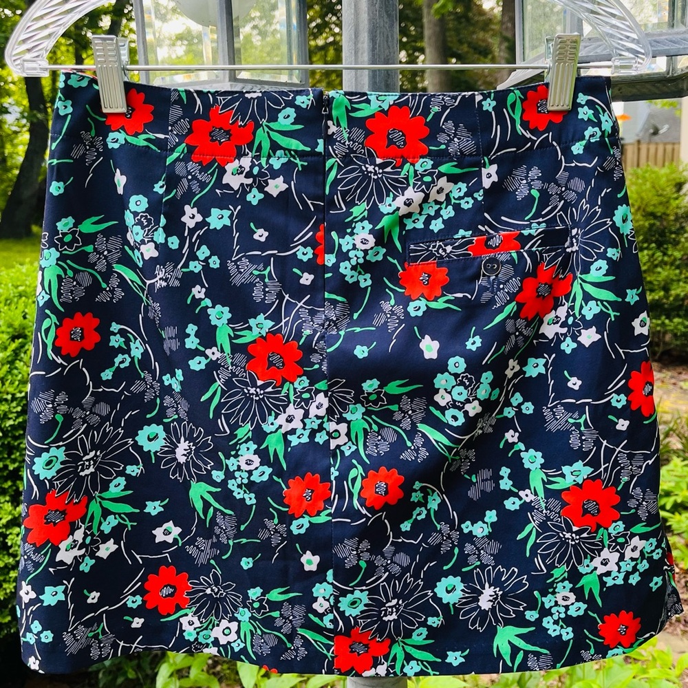 Lady Hagen tennis/golf skort w/pockets, pretty floral pattern